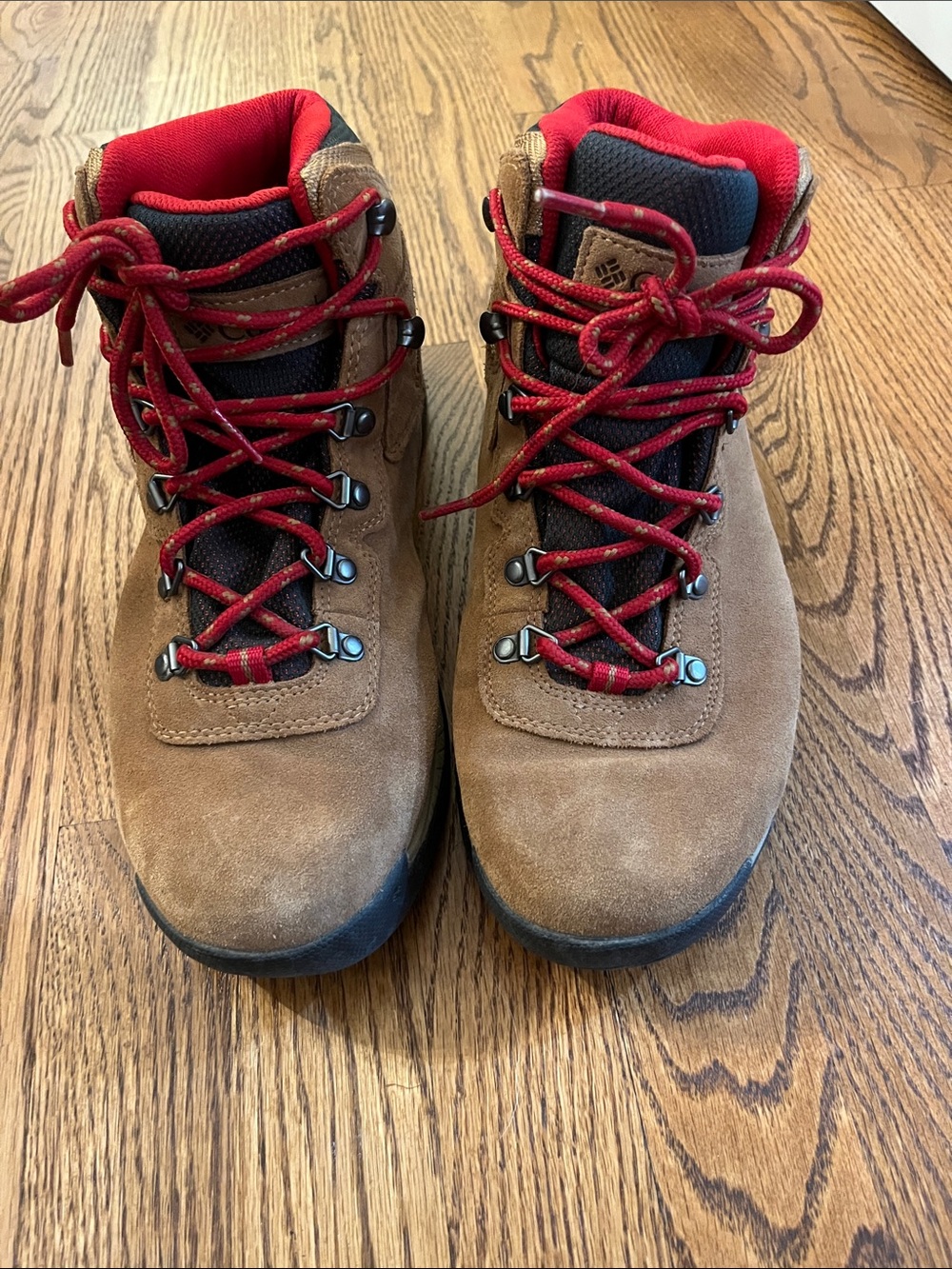 Columbia Women's Newton Ridge Plus Waterproof Amped Hiking Boots